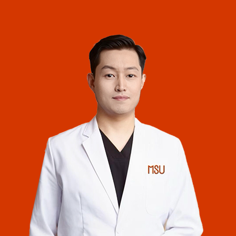 哈尔滨蜜柚医美金学俊医师形象照
